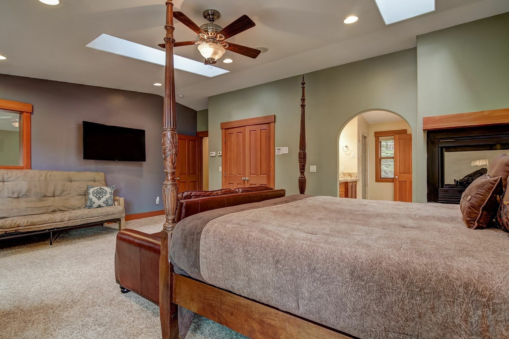 Aspen Acres - Five Bedroom Holiday home *