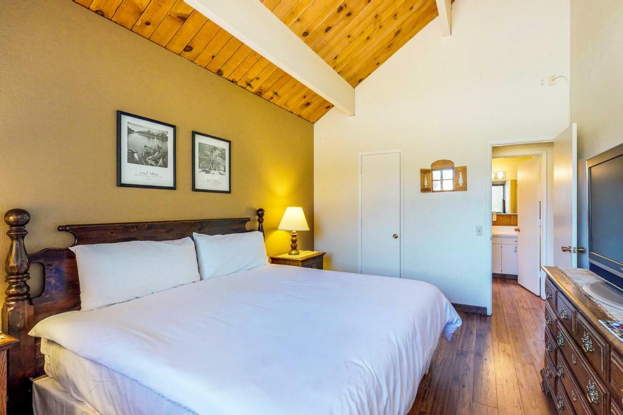Holiday home Waterfront Apres' Ski Cabin *
