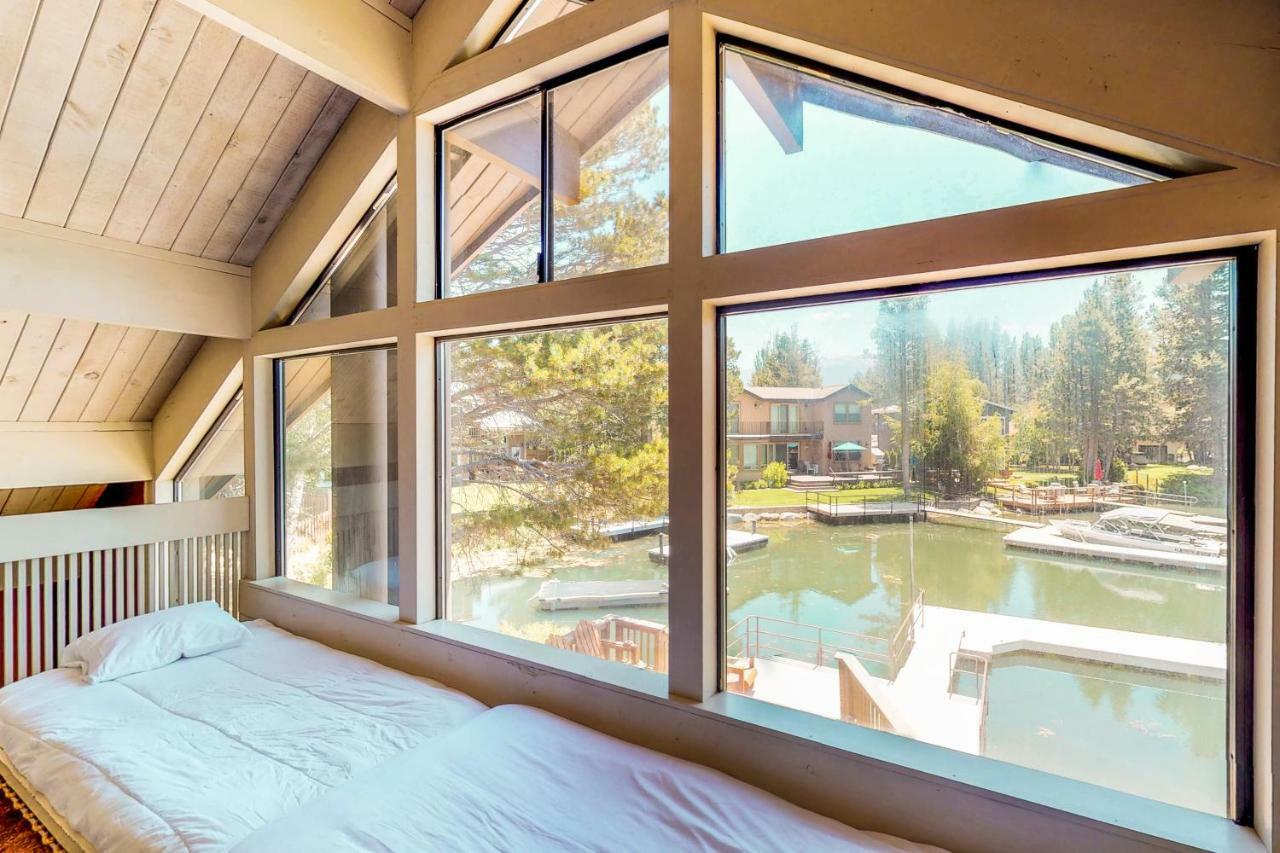 Holiday home Waterfront Apres' Ski Cabin