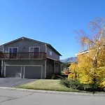 584 Alpine Dr