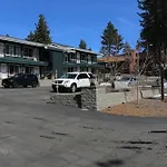 Bluelake Inn @ Heavenly Village