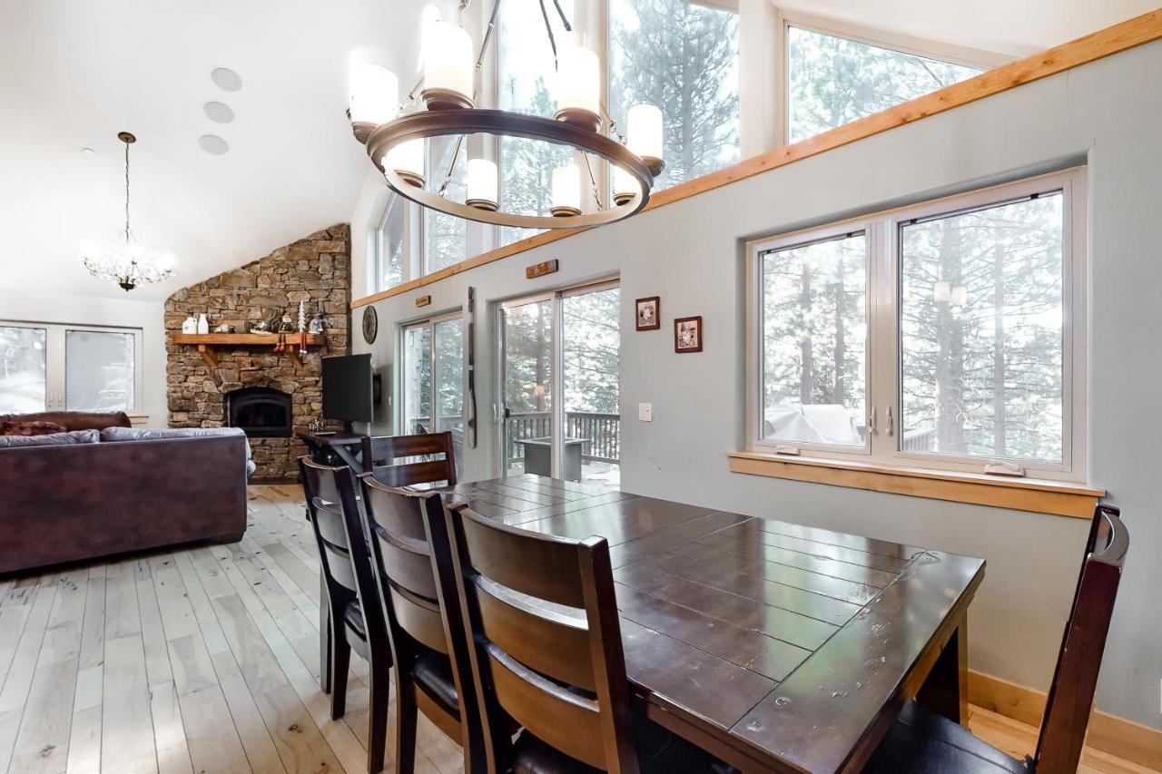 Elegant Pine Holiday home
