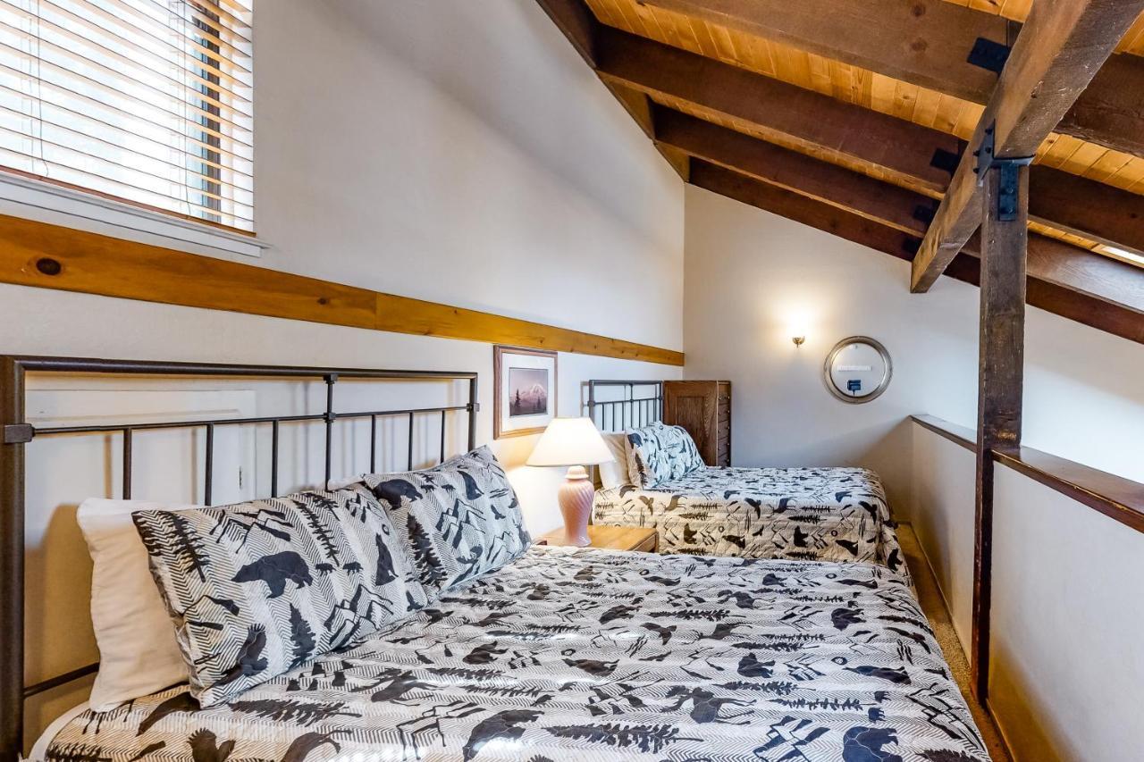 Flip Flops & Boots Hotel *