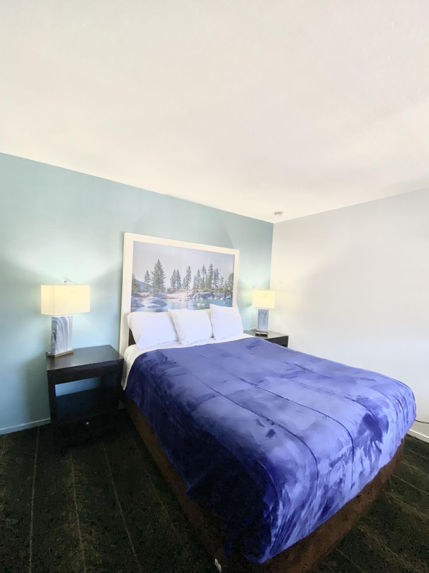 Motel Bluebird Day & 2*