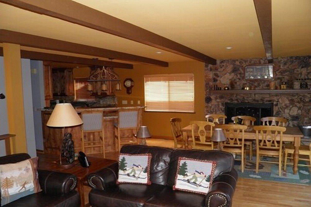 584 Alpine Dr Holiday home