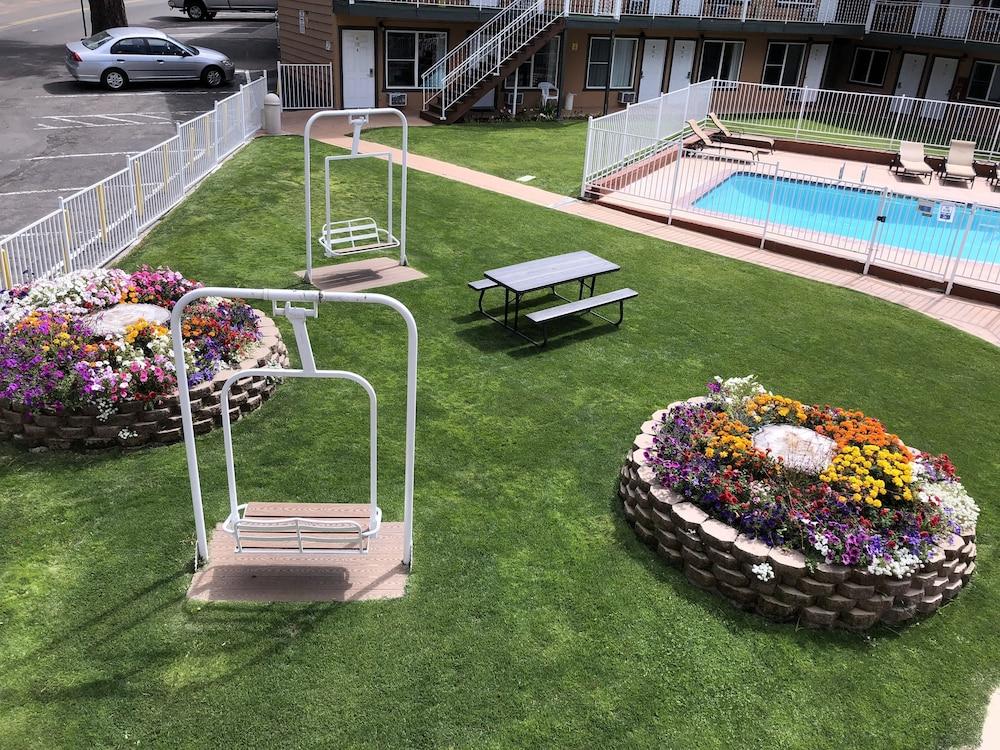 Hotel Alpine &