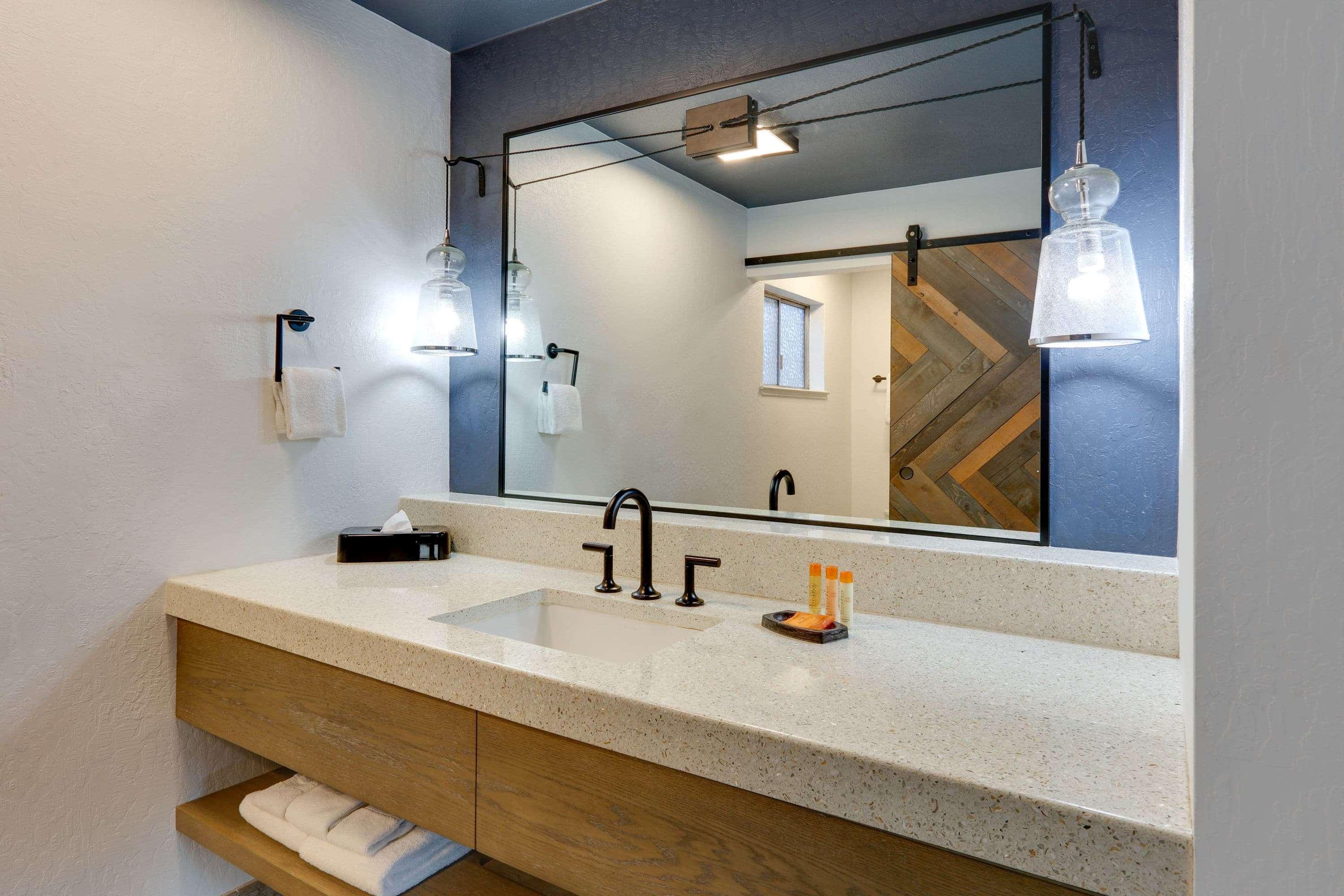 Becket, Bw Signature Collection Hotel 3*