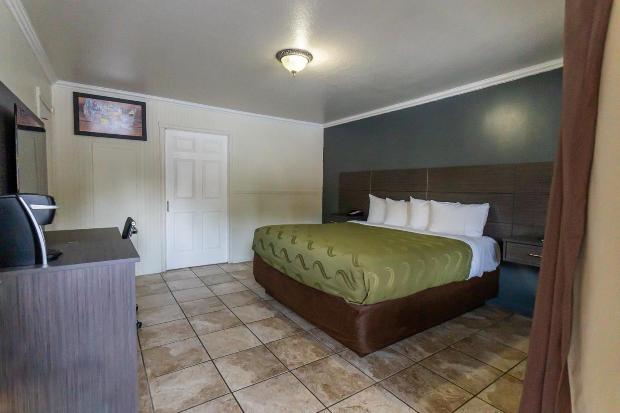 Econo & Heavenly Village Area * South Lake Tahoe