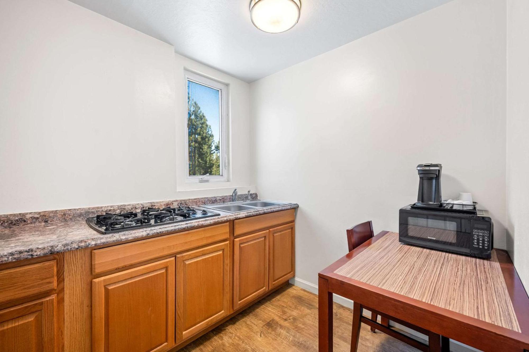 Econo & Heavenly Village Area * South Lake Tahoe