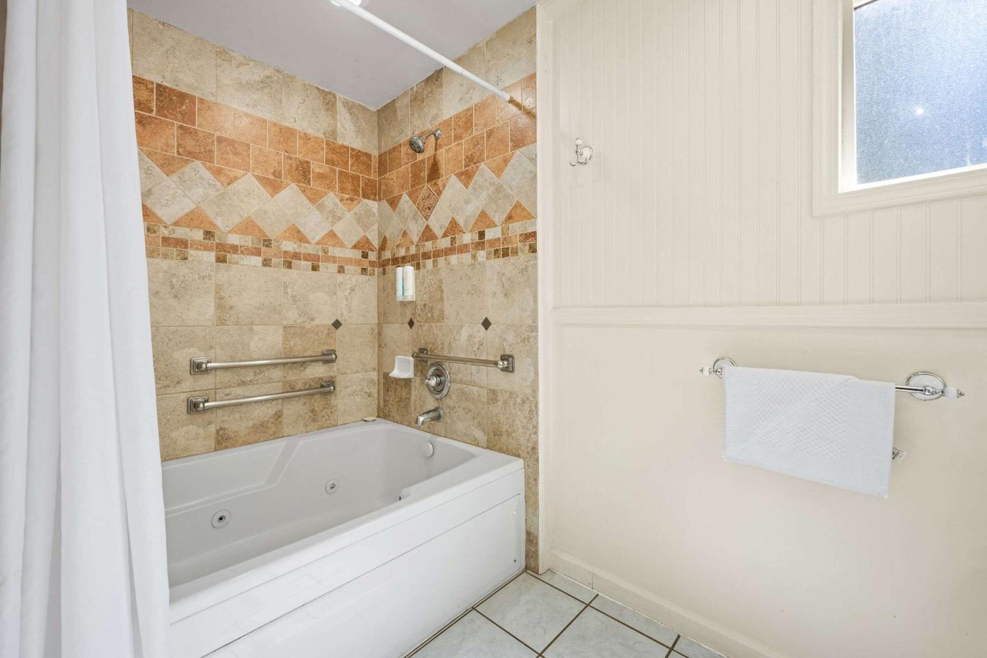 Econo & Heavenly Village Area Hotel South Lake Tahoe