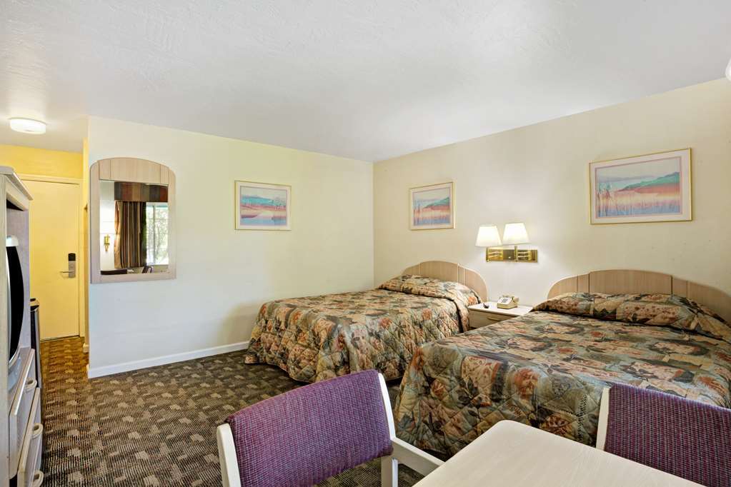 Hotel Knights *