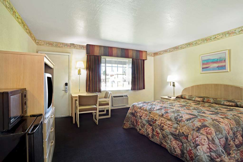 Hotel Knights *