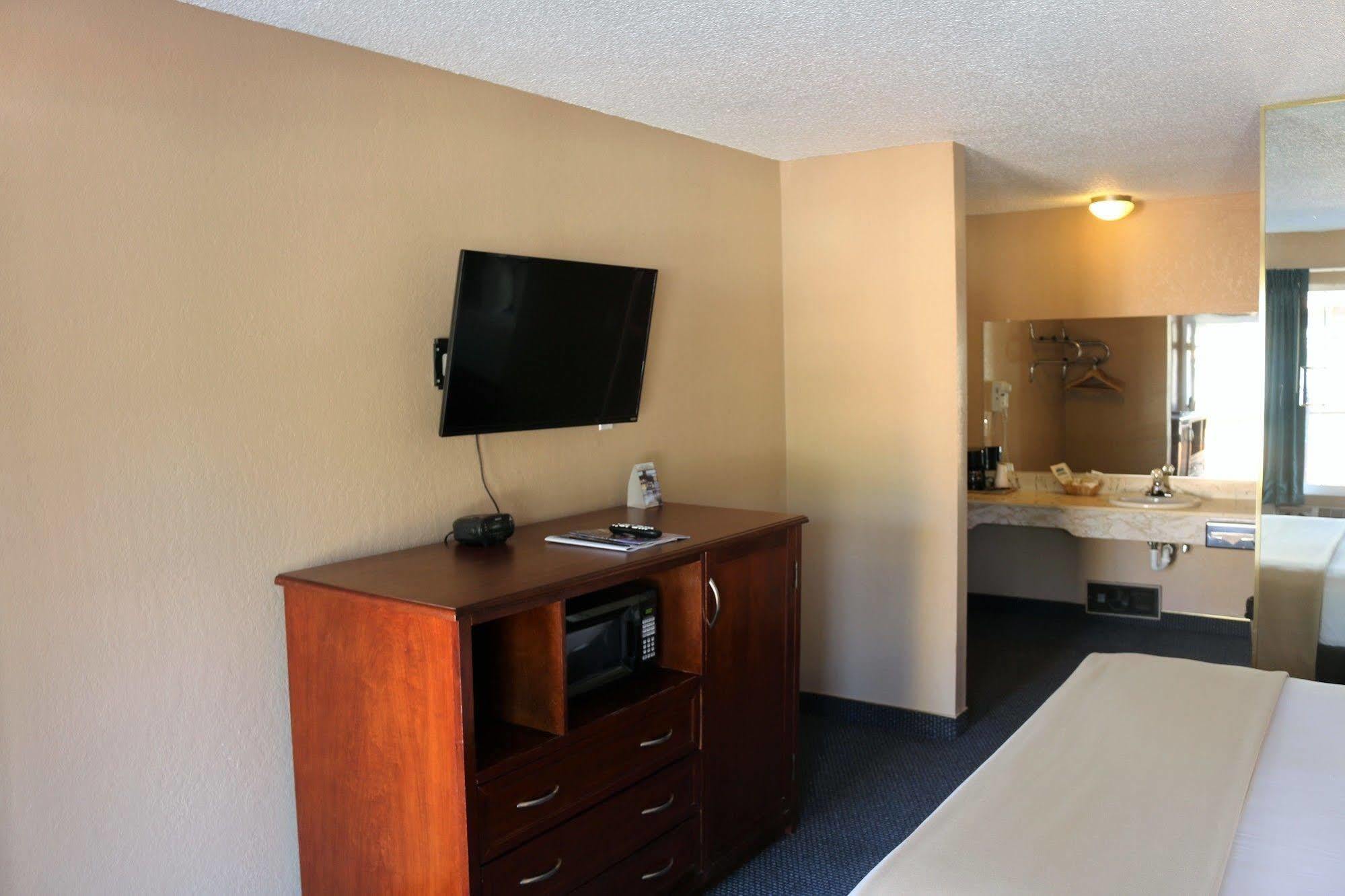 Bluelake @ Heavenly Village Motel 2*