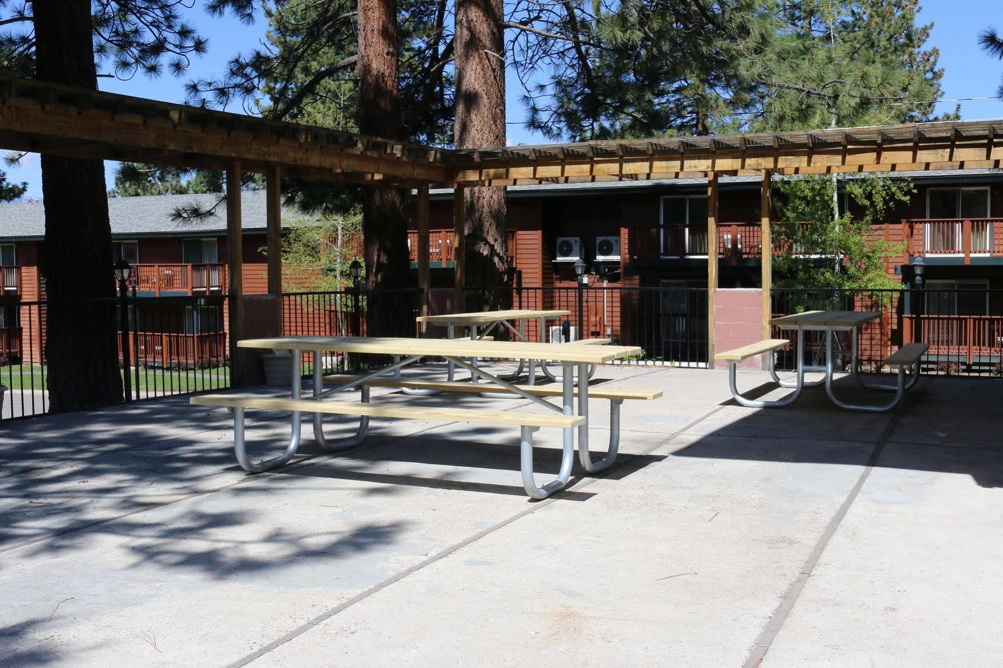 Motel Bluelake @ Heavenly Village