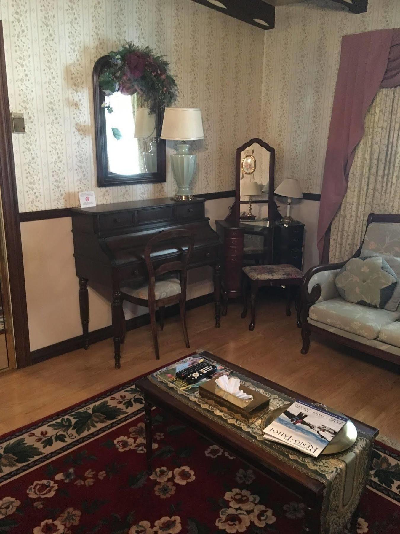 Econo & Heavenly Village Area * South Lake Tahoe