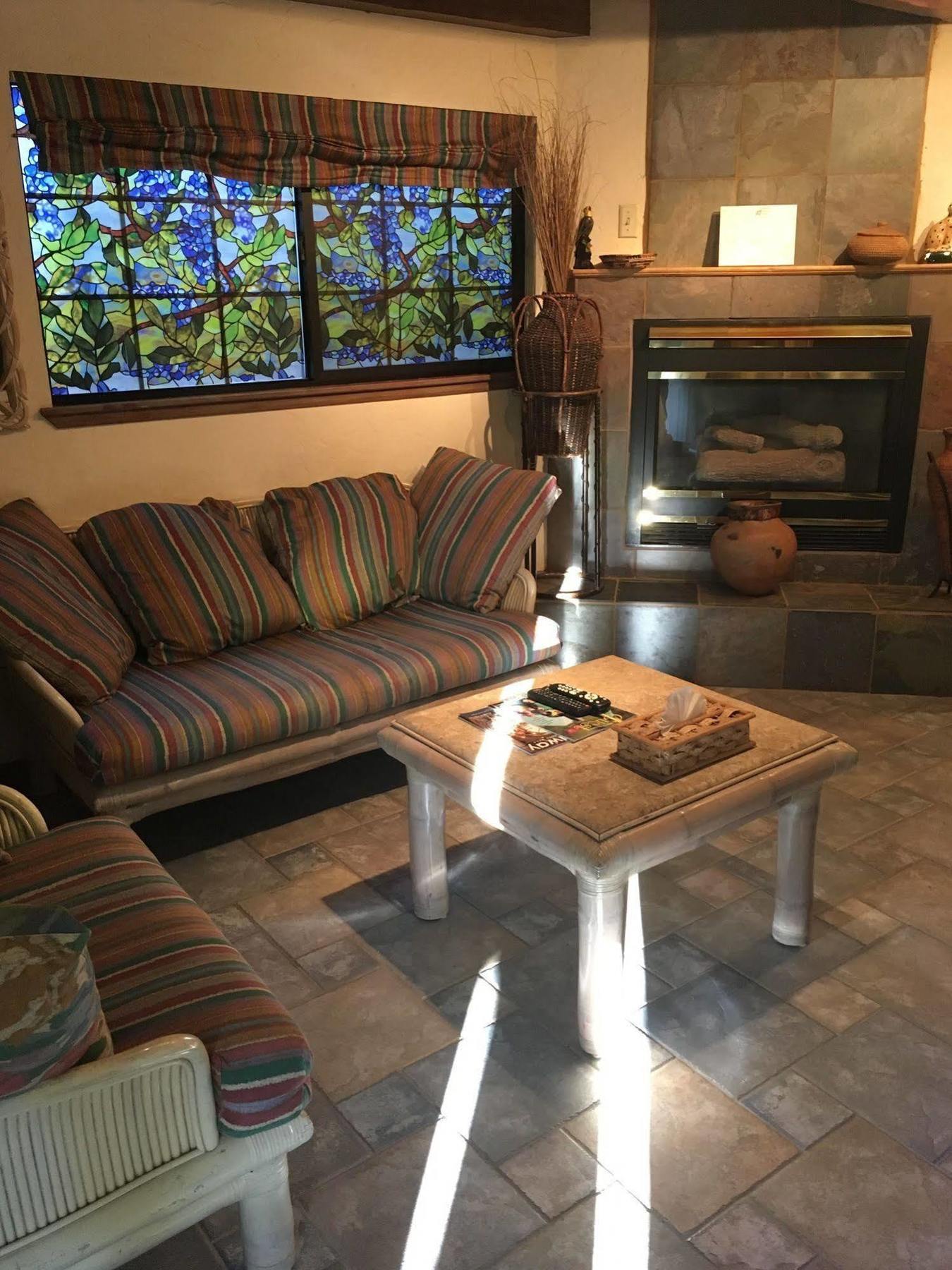 Econo & Heavenly Village Area Hotel