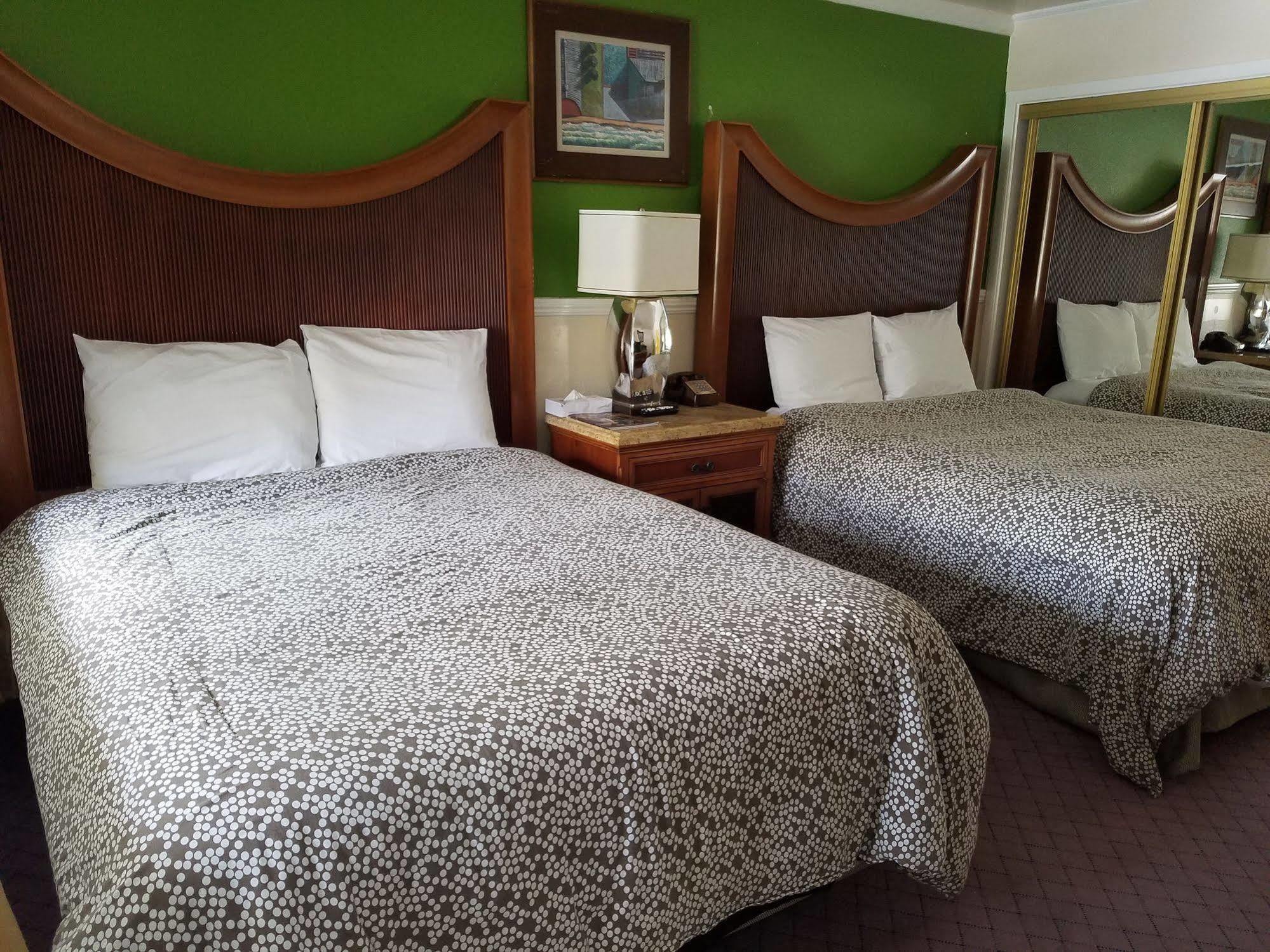 Hotel Econo & Heavenly Village Area South Lake Tahoe