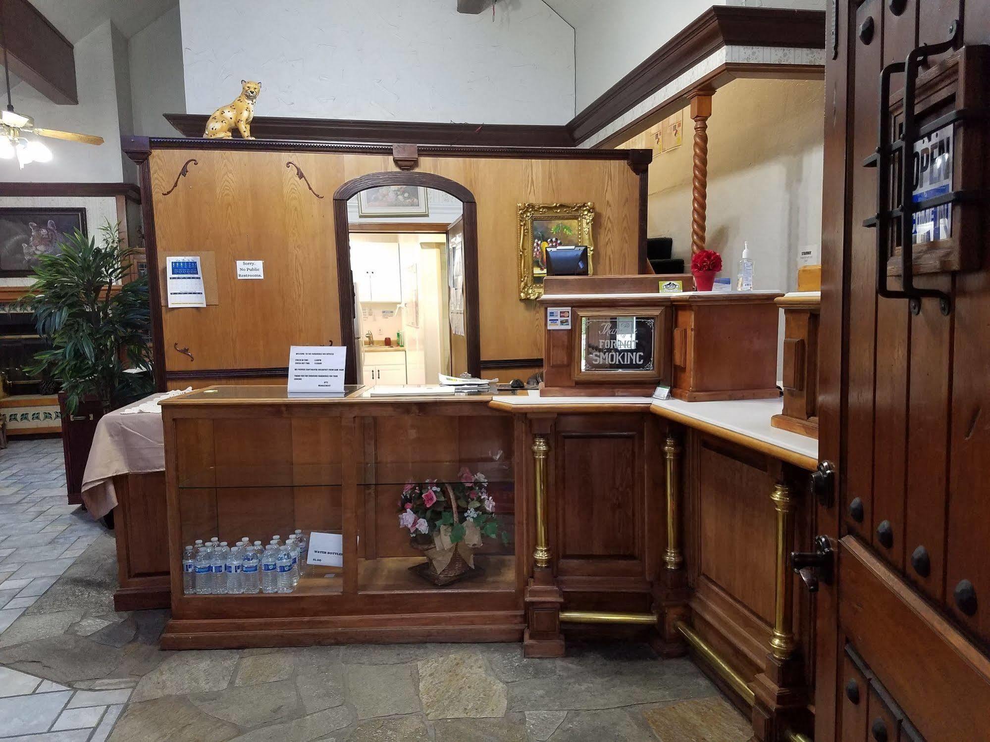 Econo & Heavenly Village Area Hotel