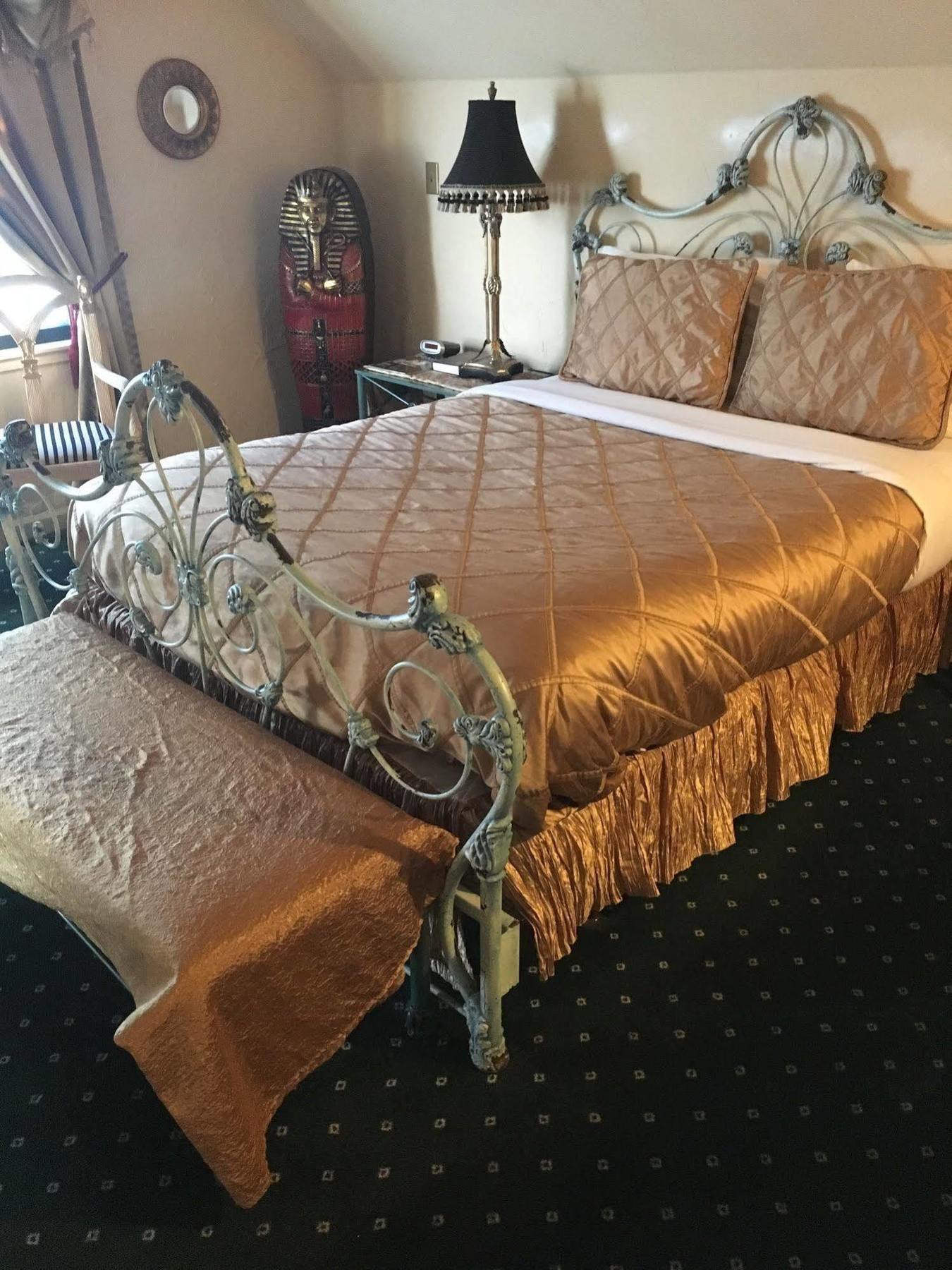 Hotel Econo & Heavenly Village Area *