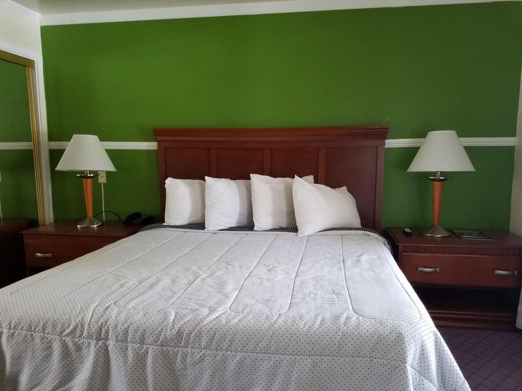 Econo & Heavenly Village Area Hotel South Lake Tahoe