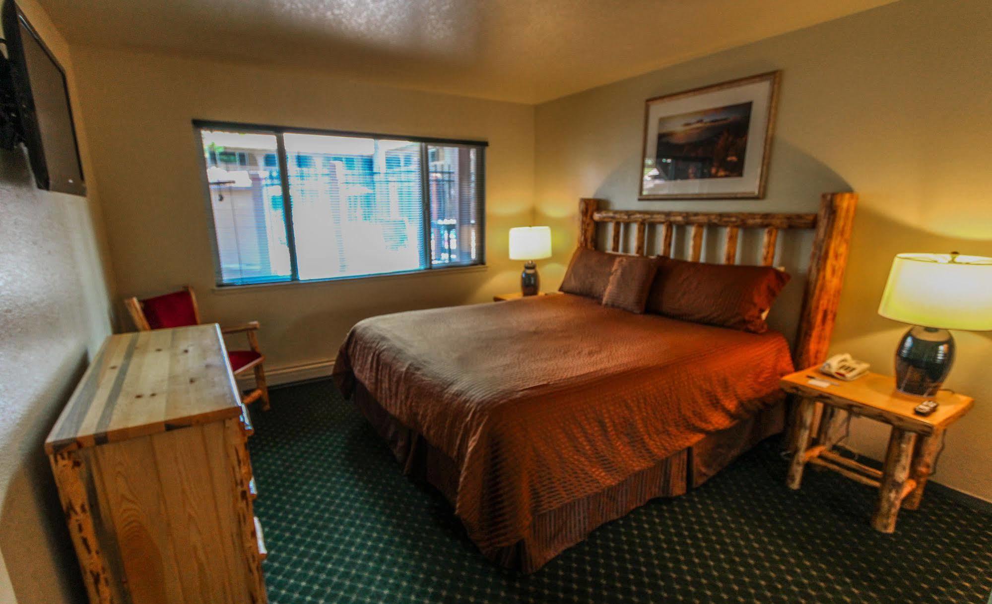 The At Tahoe 2*