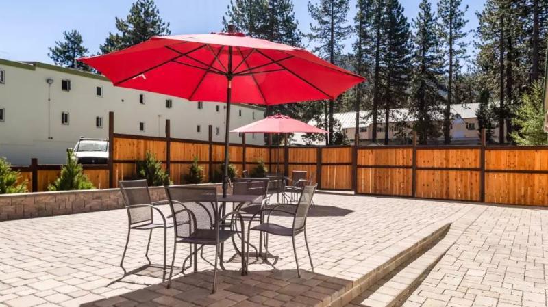 Econo & Heavenly Village Area Hotel South Lake Tahoe