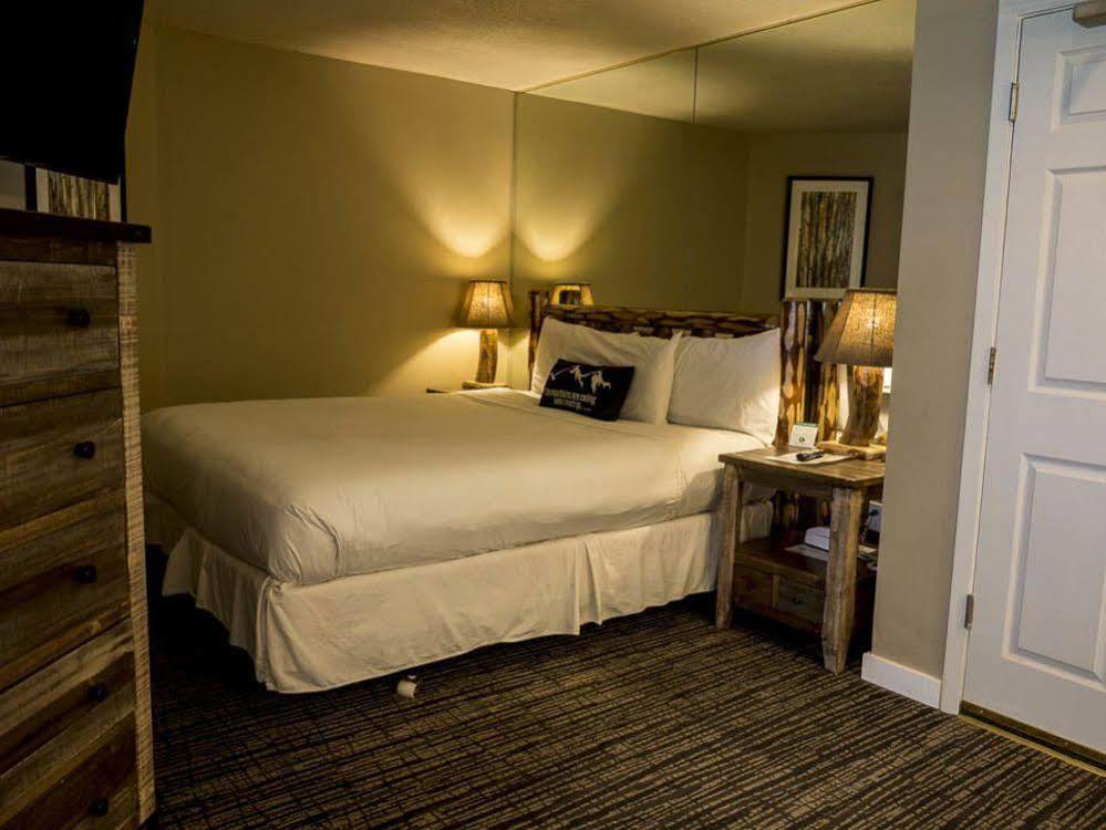Hotel Postmarc And