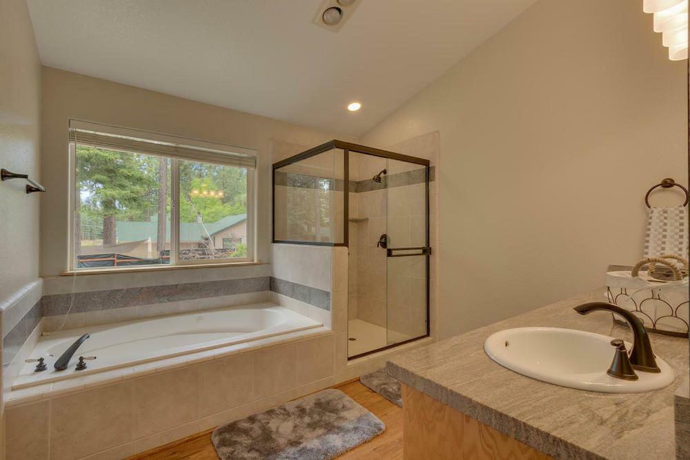 Cold Creek Retreat - Four Bedroom Holiday home South Lake Tahoe