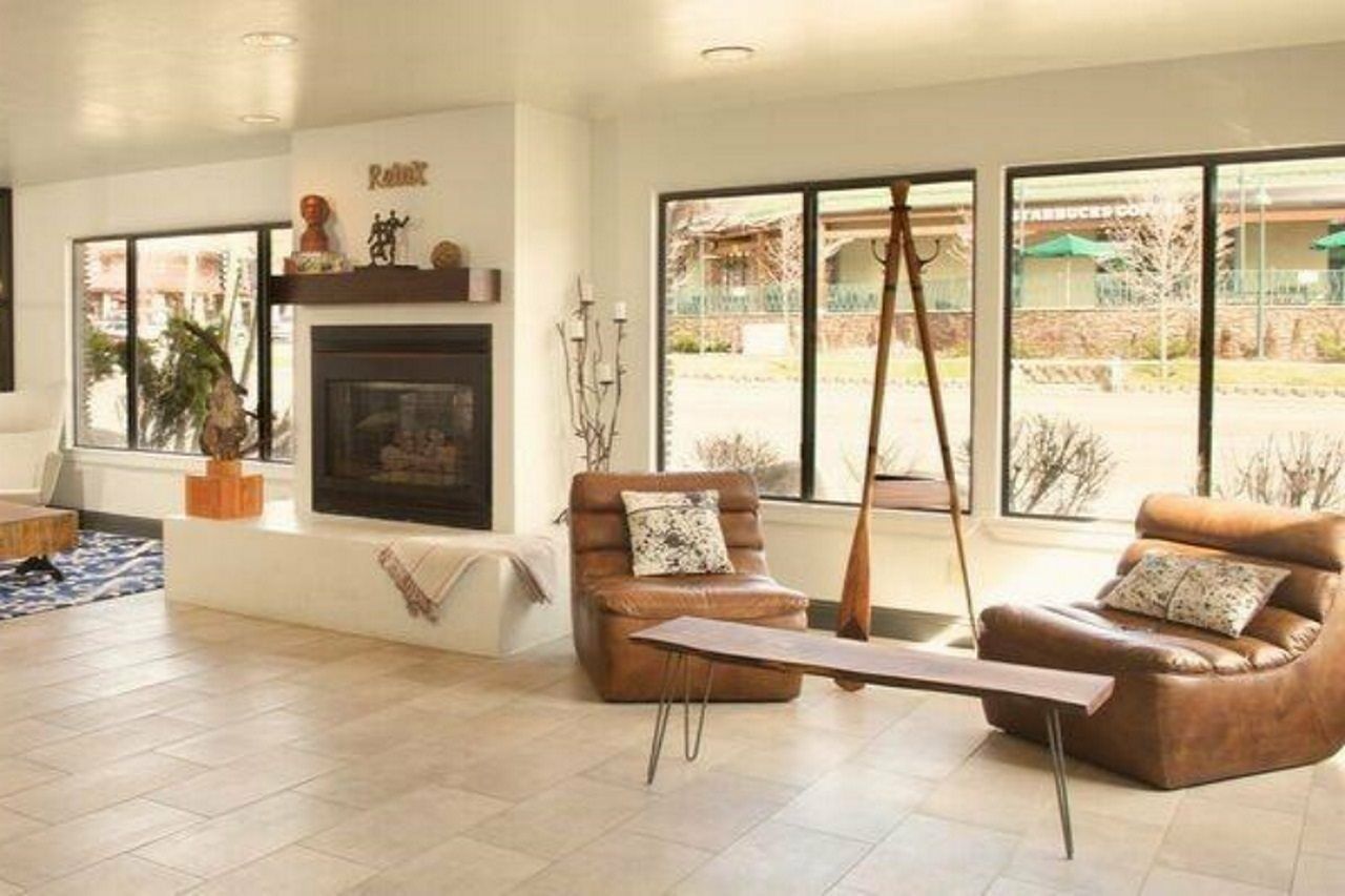 Becket, Bw Signature Collection Hotel